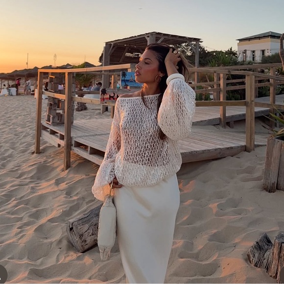 NWT ZARA SILVER VIRAL sequin top S and M 
🚨 My prices are firm, no discount. - Picture 10 of 16